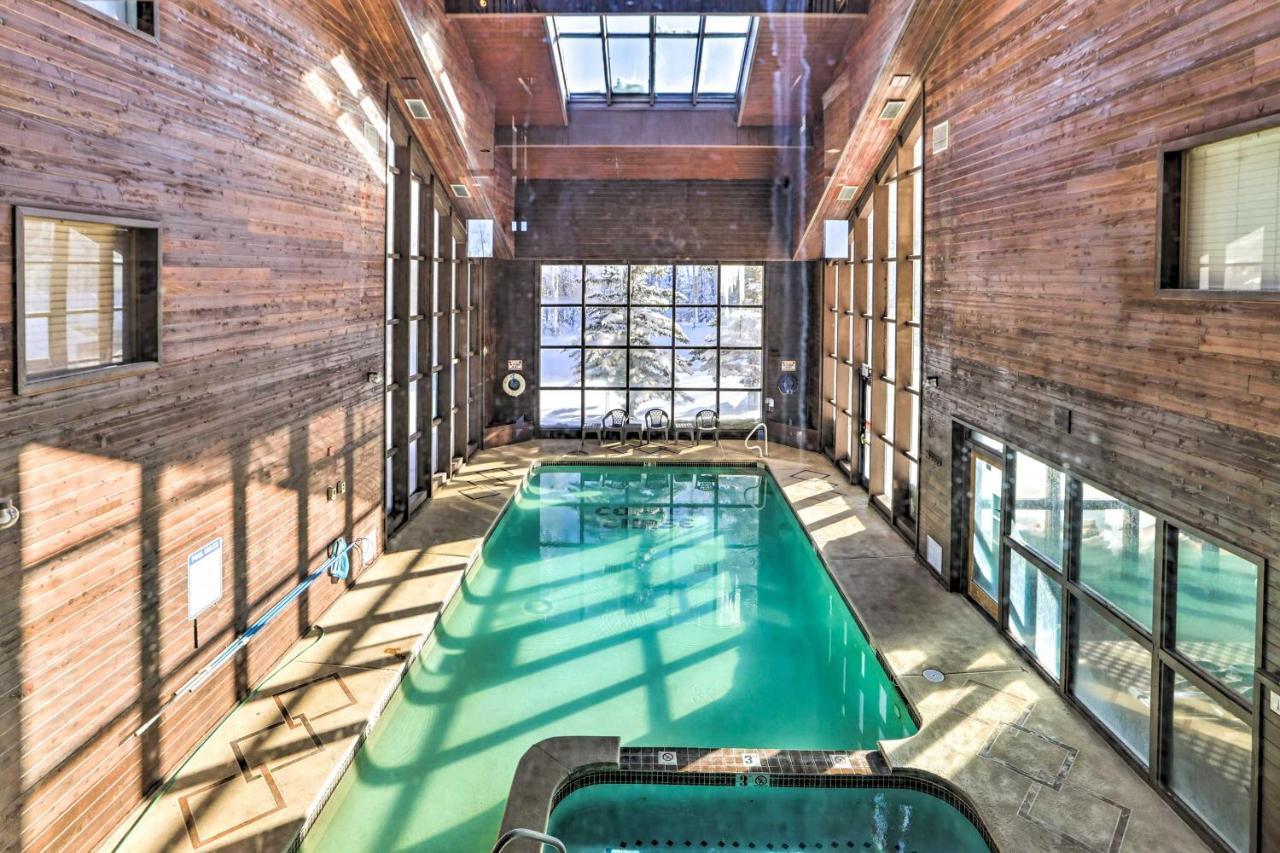 Getaway With Hot Tub Near National Parks!