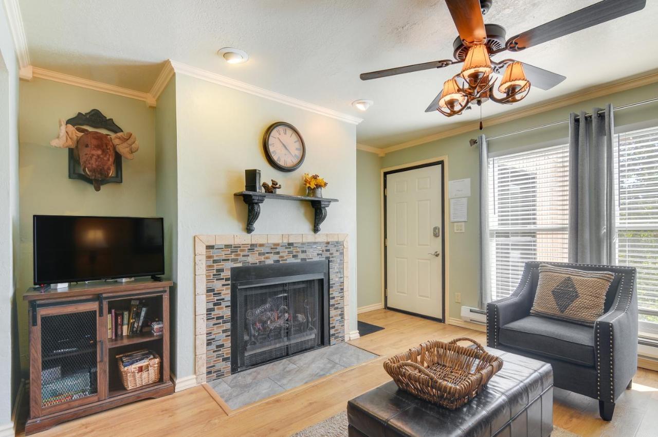Getaway With Hot Tub Near National Parks! *
