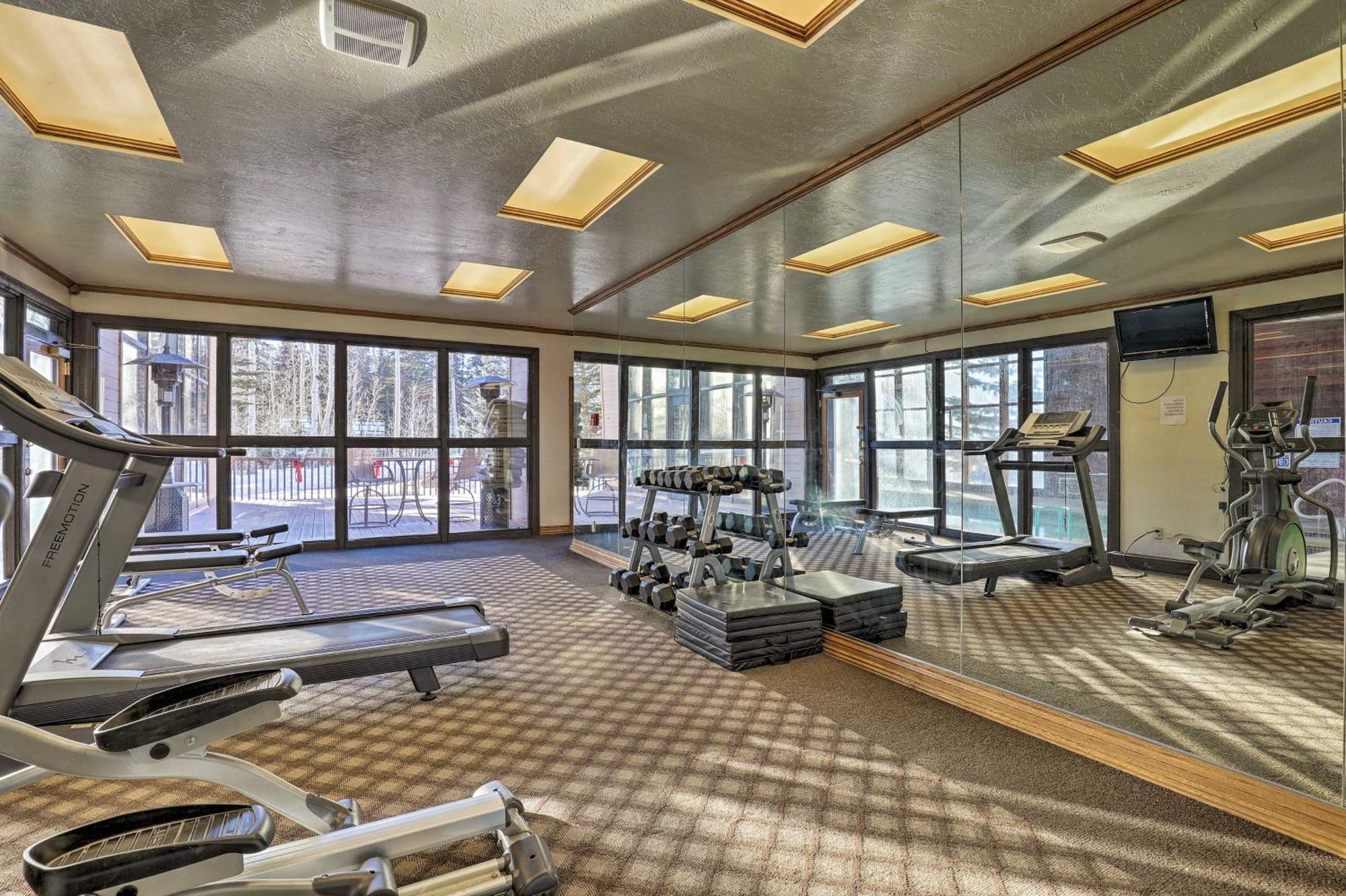 Apartment Getaway With Hot Tub Near National Parks! *